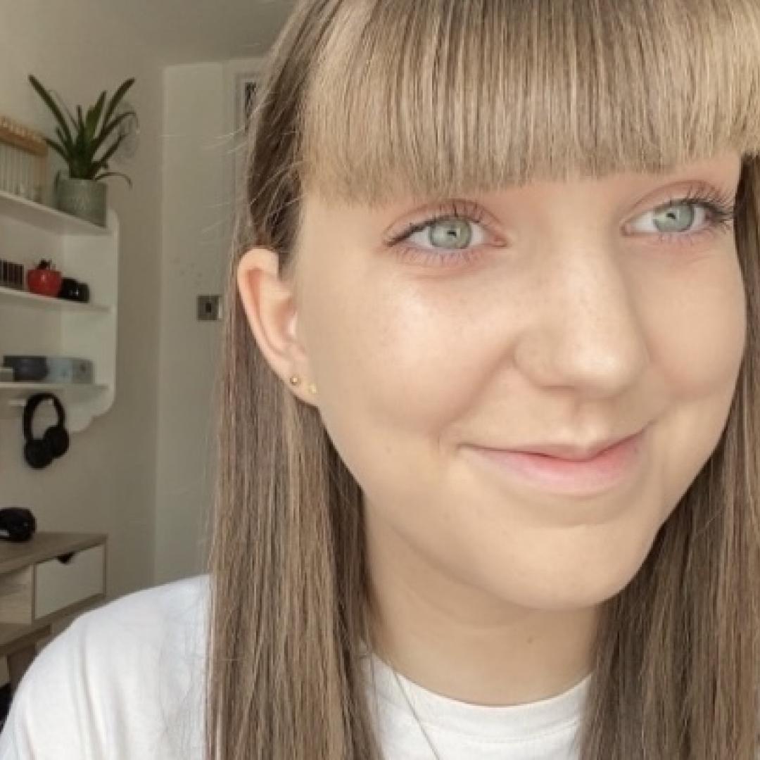 Mia Outram (002) (1)